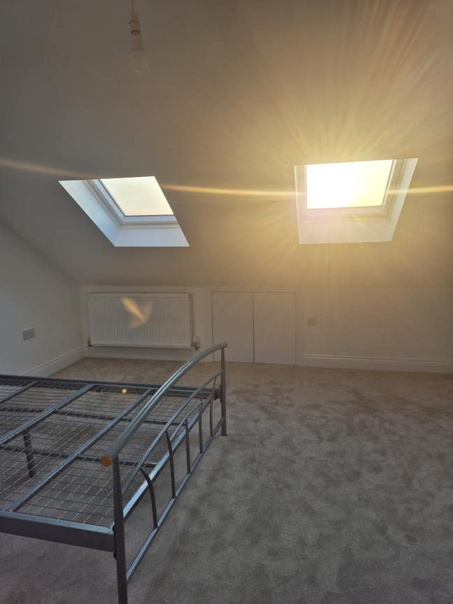 Two spacious rooms in Central Slough (SL1) Main Photo