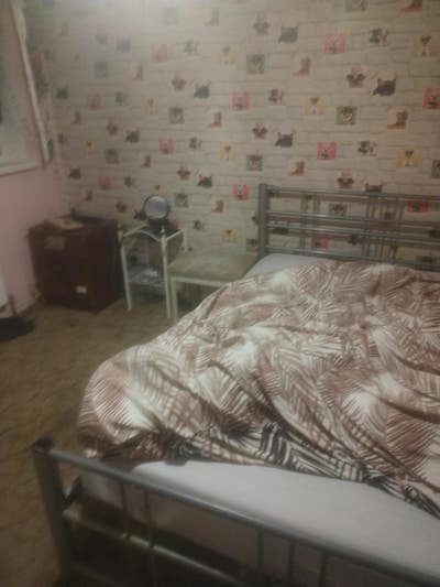 Room in 3 bed house Main Photo