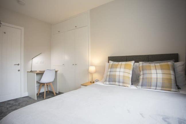 ⭐ Premium Living - Double En Suite & Parking ⭐ Main Photo