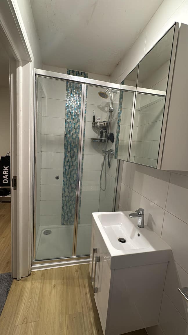 New En-suite Double Room To Let Main Photo