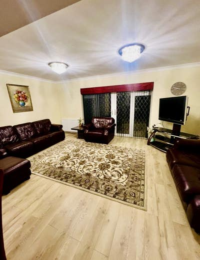 Large double room with en-suite  Main Photo