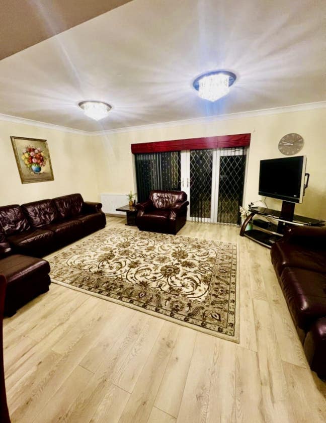 Large double room with en-suite  Main Photo