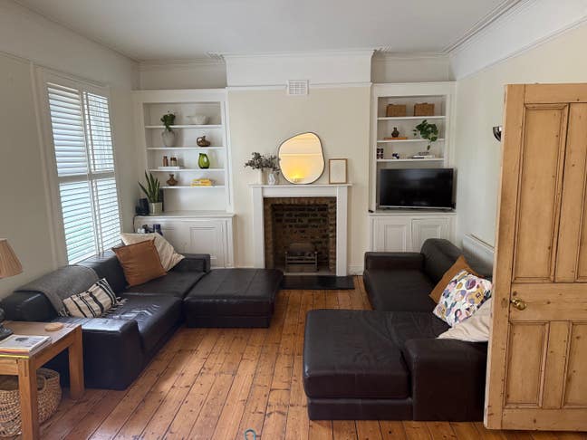 Large double room in Clapham North / old town   Main Photo
