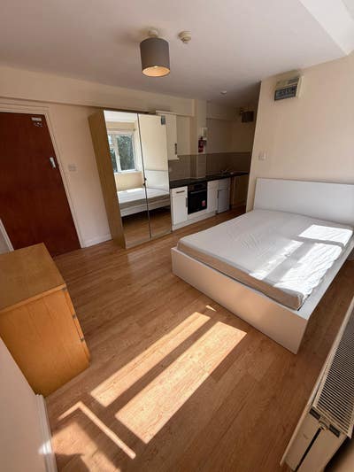 Studio Flat | Brixton  Main Photo