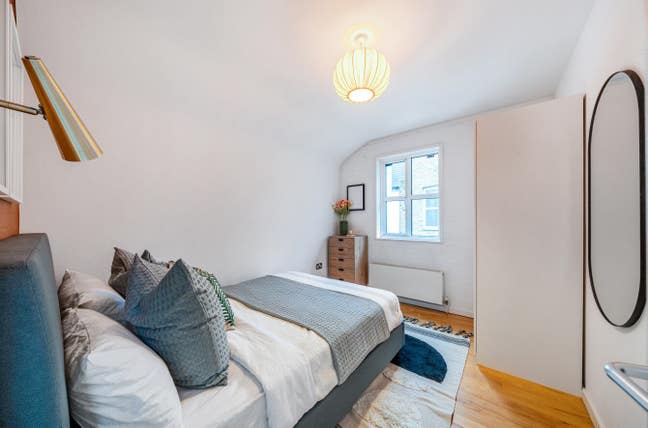 Amazing Double Bedroom in Clapham North Main Photo