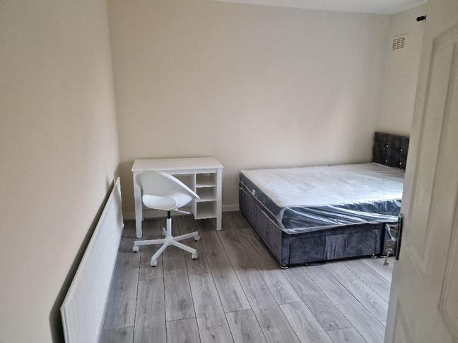 Spacious Double Room in a shared Flat Main Photo