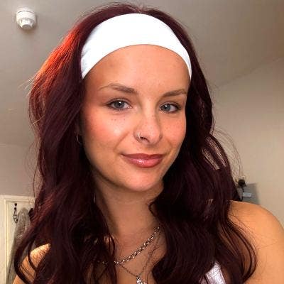 Professional Female seeks a double room Main Photo