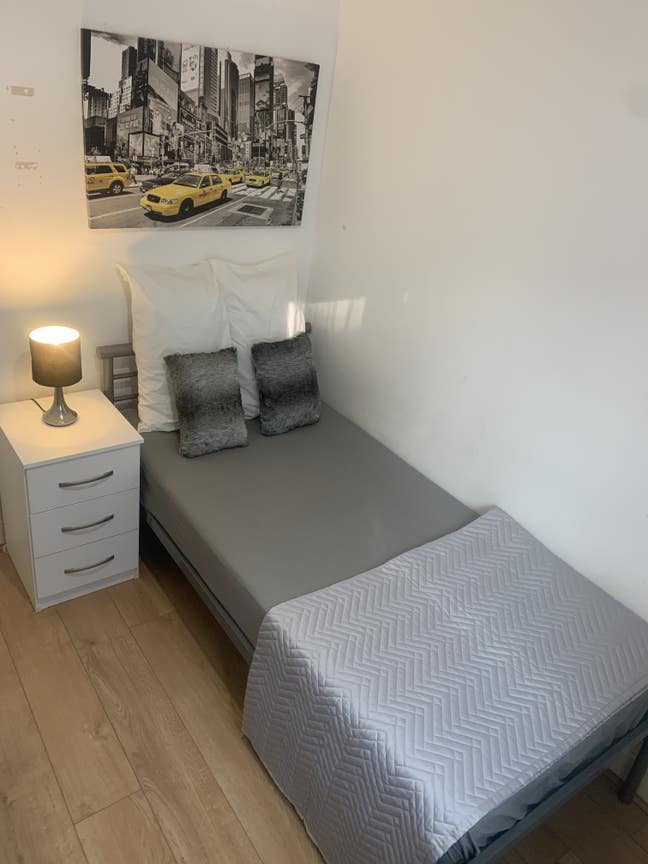 Stunning Large Single Room  Main Photo