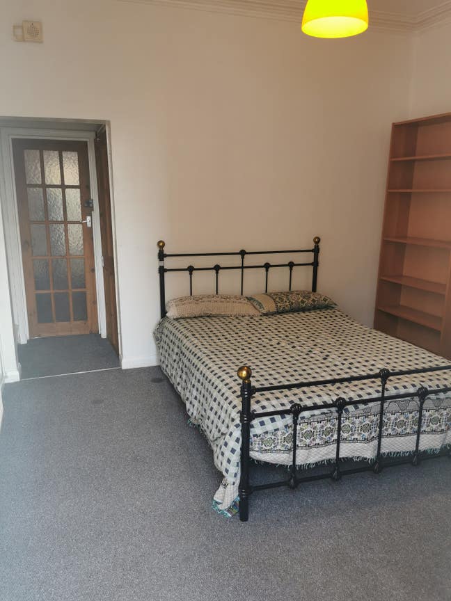 1 Cozy Bedroom at Town Center | Bills Included Main Photo