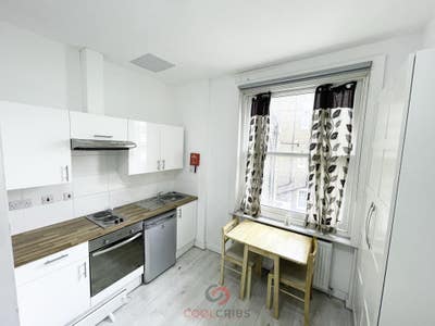 Studio in Warwick Road, Earls Court, SW5 Main Photo