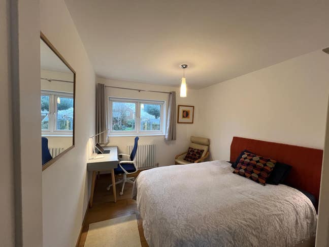 Comfortable room in lovely house Main Photo