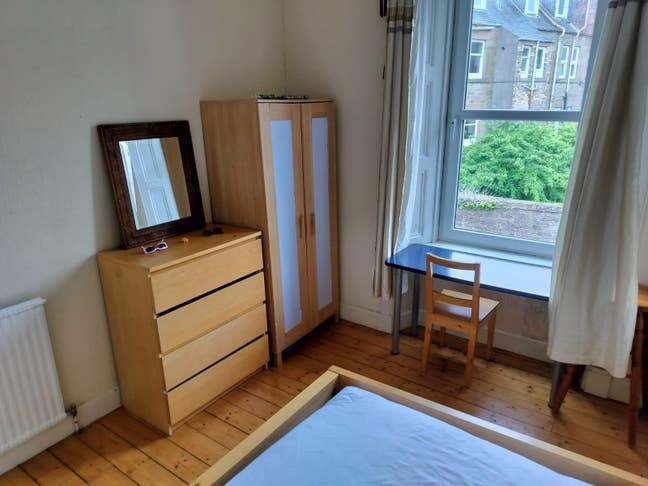 New Roommate for 6 bedroom house Main Photo