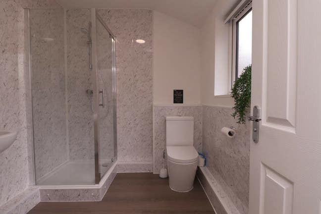 1 Double room for rent in 7bed - £159pw Main Photo