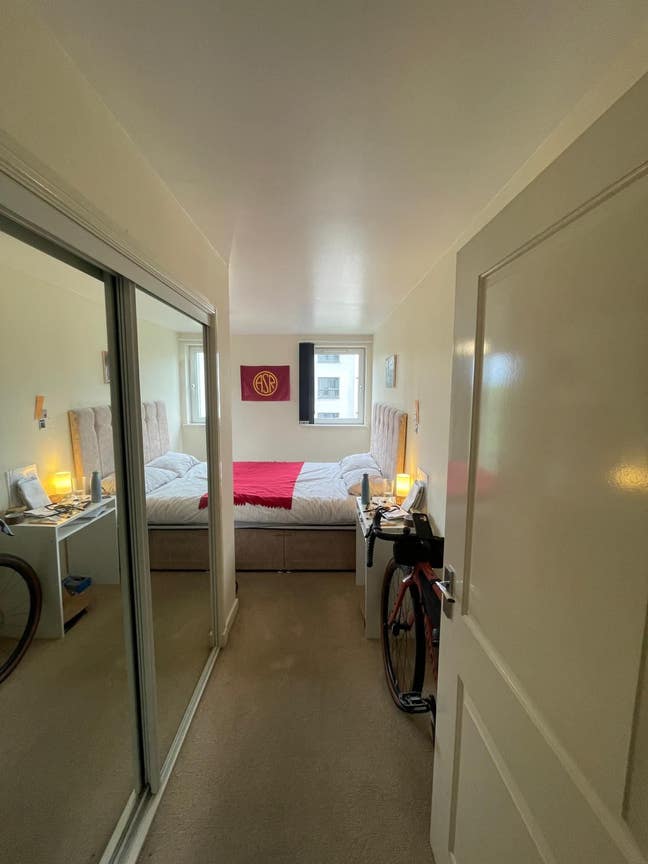 Lochend Park en-suite room Main Photo