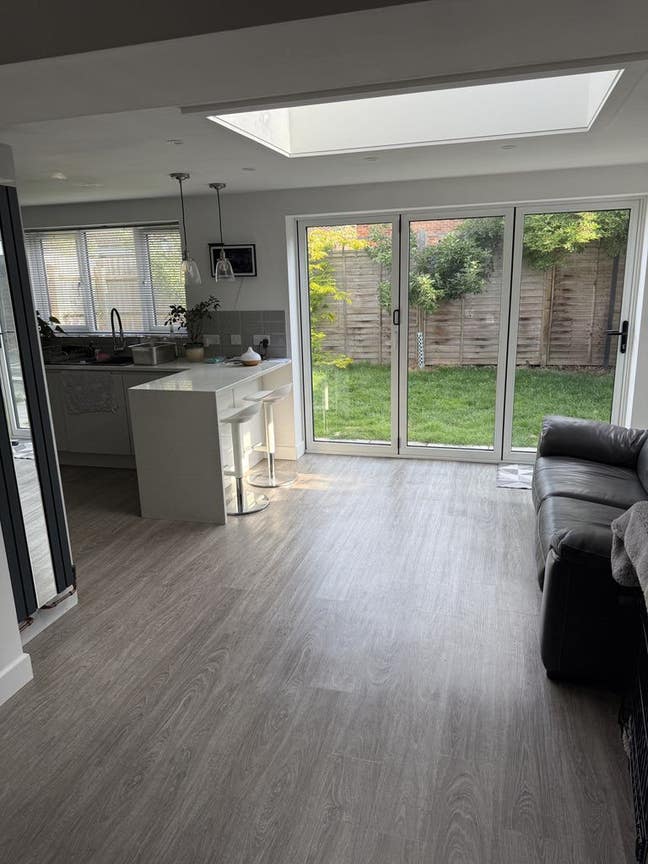 Bright Double Room – All Bills Included – West Ble Main Photo
