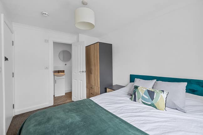 Ensuite Double Rooms Available on The Hoe! Main Photo