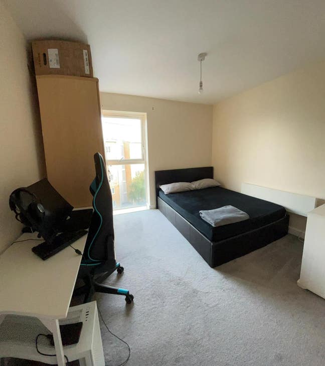 🌟 Beautiful 2-Bedroom Furnished Flat with Parking Main Photo