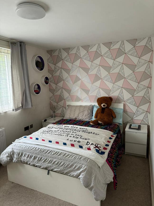 Double Room including ALL BILLS Main Photo