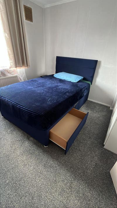 Decent Double Room for Rent in Ifield near Gatwick Main Photo