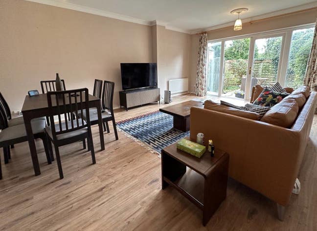 Furnished Double Room - Bills Included Main Photo