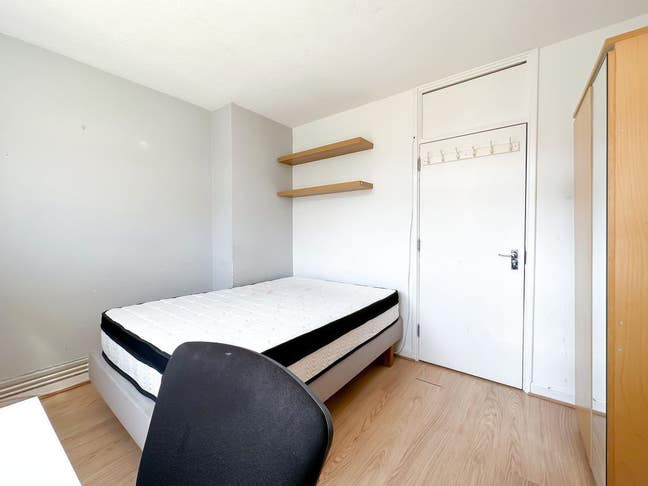 Bright and Modern Double Room in Old Street Main Photo