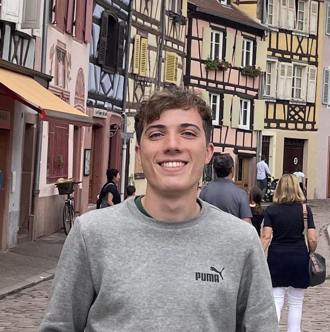 Clean, 23yo Professional - Seeking in Knutsford Main Photo