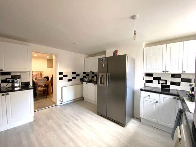 **Excellent 4 double bed house by Uni/Station** Main Photo