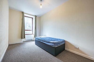 Big single bedroom - short term rental  Main Photo