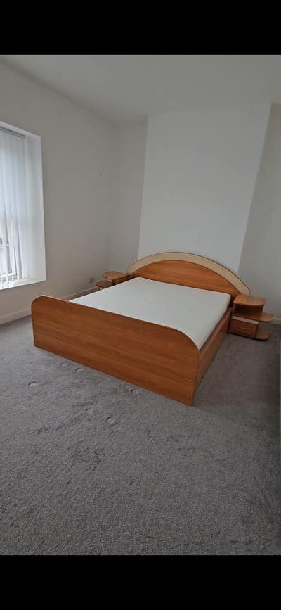 Spacious Double Room - KingSize Bed - SA1 Main Photo