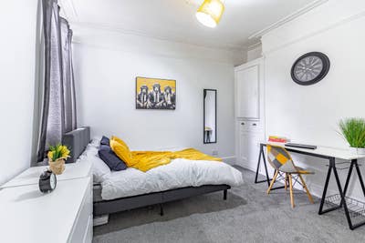 * Luxury Double Room* | 5 min from the train st  Main Photo
