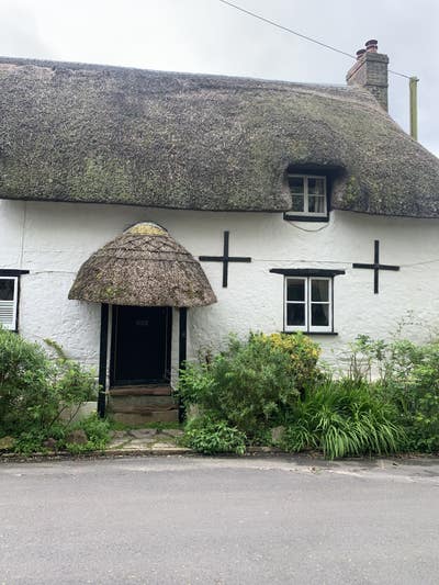 Large room in Thatched Cottage  Main Photo