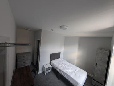 Single En-Suite Room Available Main Photo