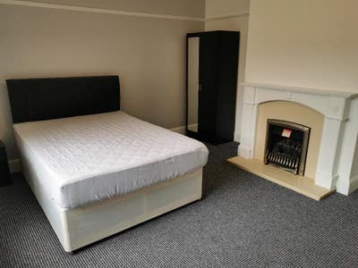 Quality Newly Refurbished Quiet Large Double Room Main Photo