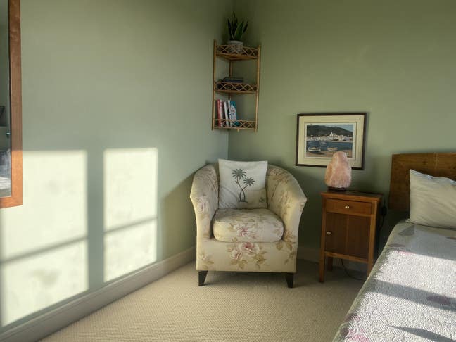 King Size en suite top floor room 6 weeks  Main Photo