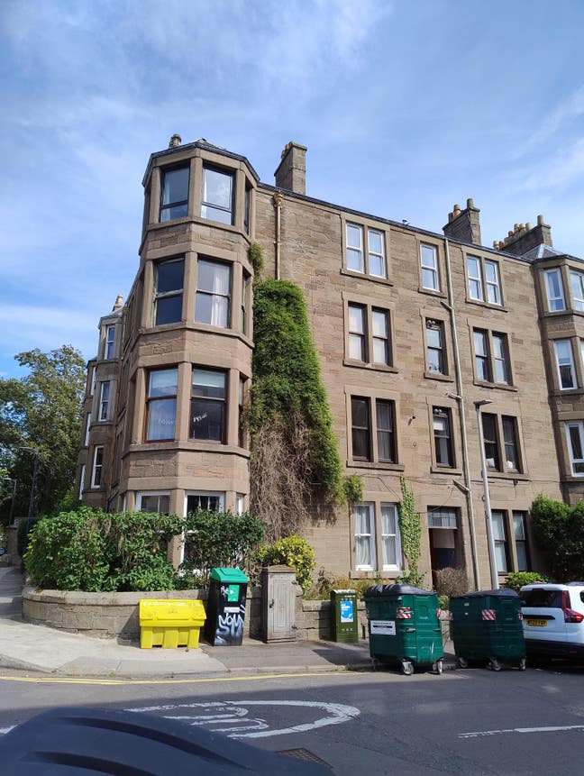 Double Room in Comfortable West End Flat Main Photo