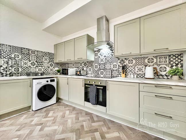 Brand New Rooms. Central Wigan Main Photo