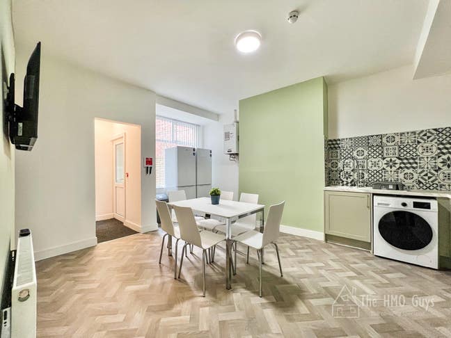 Brand New Rooms. Central Wigan Main Photo