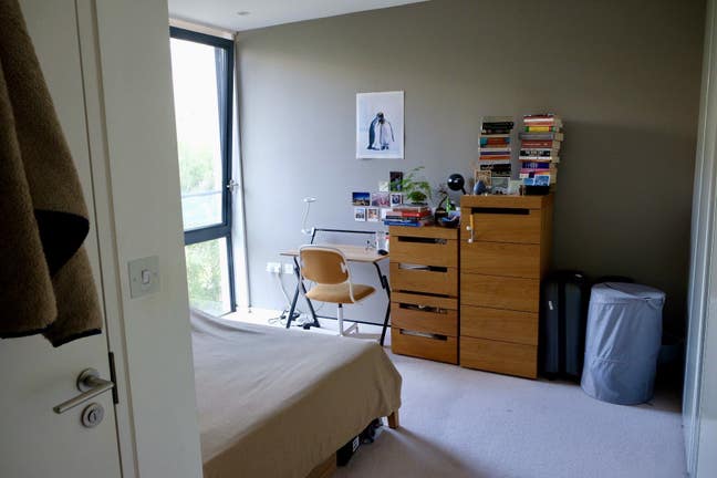 En-suite room in spacious 3-bed flat, East Village Main Photo