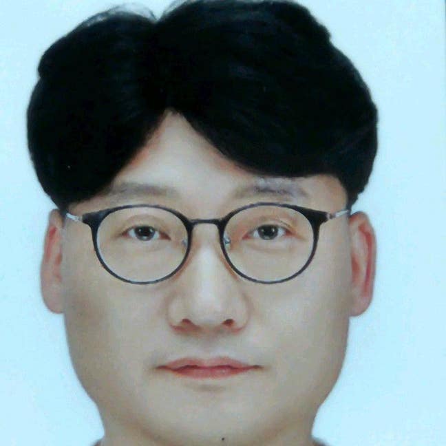 Professional Male seeks a single or double room Main Photo