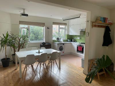 2 Bed Maisonette, Woodleigh Gardens, SW16 Main Photo