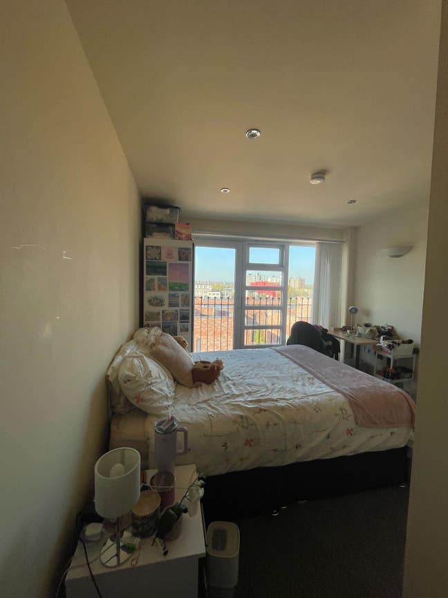 Short term let - En suite double room Main Photo
