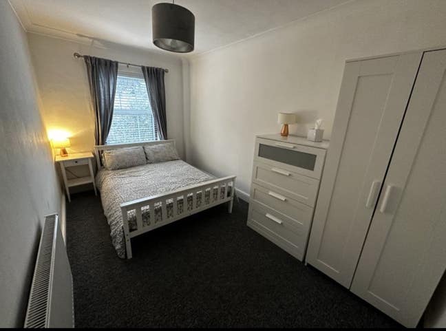 Private Suite in Spacious Home - peace & privacy Main Photo
