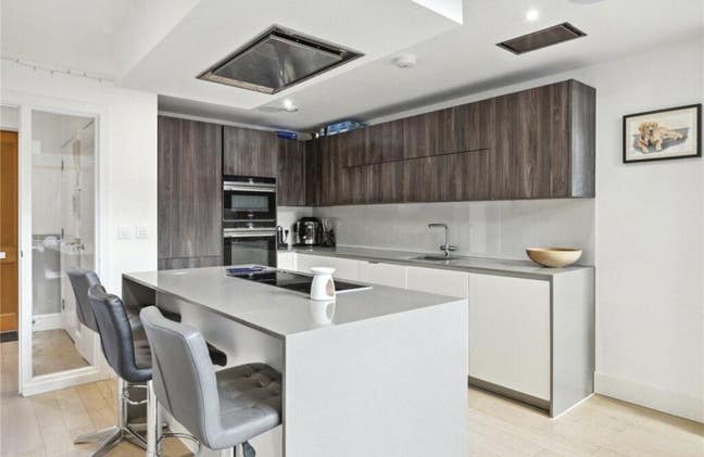Double Room en-suite in 3-bed house Main Photo