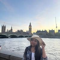 Professional Female seeks a single or double room Main Photo