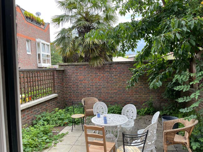 Recently Refurbished House next to Regent Park Main Photo