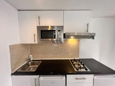 Studio flat  in Streatham Hill  All Bills Included Main Photo