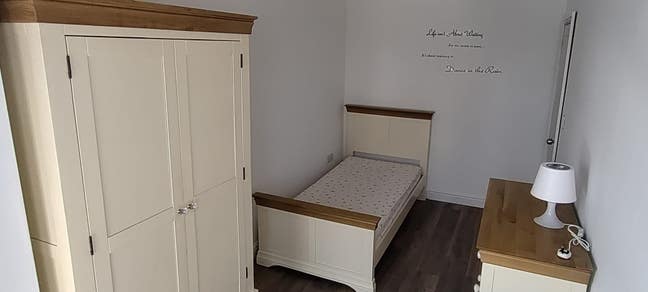 Two single bedrooms available from September 2025 Main Photo