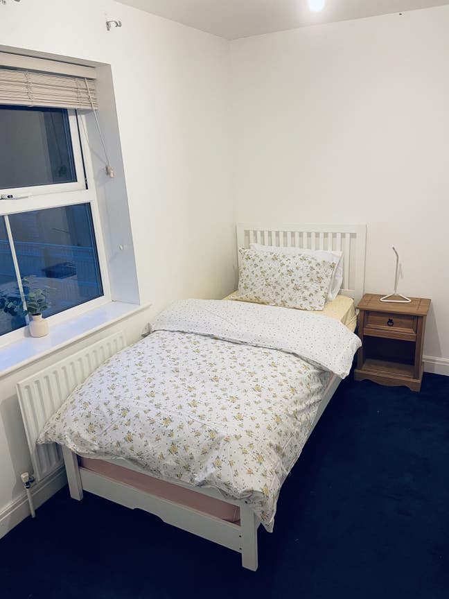 Furnished single room in 3 bed house  Main Photo