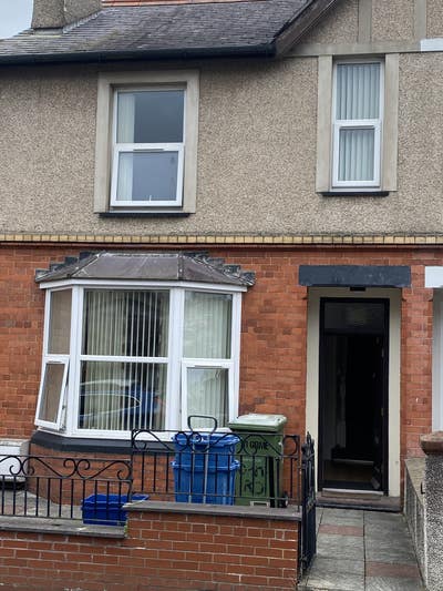 Spacious 5 Bedroom House Main Photo