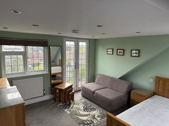  Large Double   Room, Wifi,  All Bills Included,   Main Photo